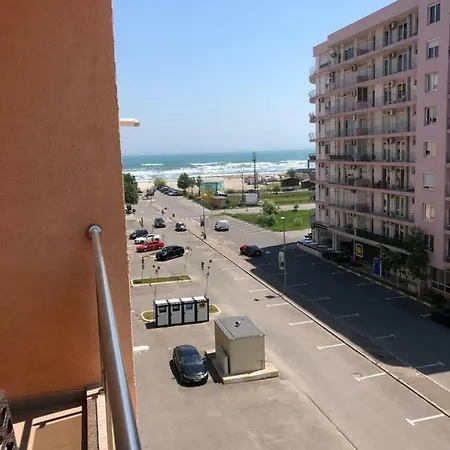 Platinum - Summerland Sea And Lake View